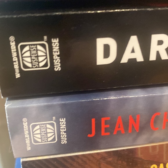 12 suspense books - Picture 2 of 2